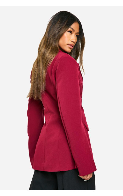 Облягаючий блейзер із затягнутими швами на талії