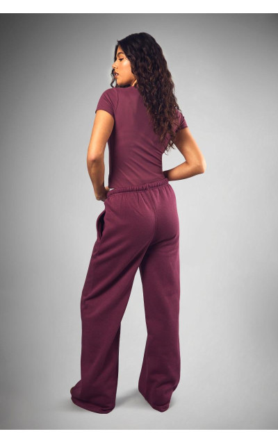 Сценарій контрасту DSGN Studio Пряма бігова нога