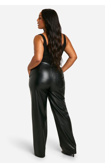 Плюс прямі брюки з поліуретану з високою талією