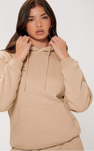 Худі великого розміру PRETTYLITTLETHING Logo Sand Est 2012
