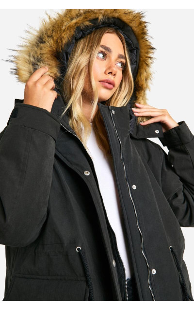 Парка з капюшоном і кишенями