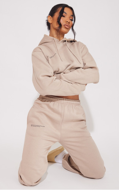 PRETTYLITTLETHING Mocha Створено в 2012 році