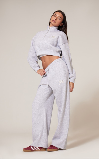 Широкі джоггери PRETTYLITTLETHING з вишивкою в тон із сірим мергелем
