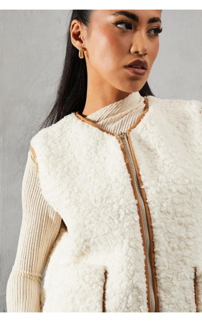 М'яка плюшева блискавка через Gilet