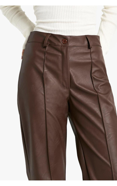 Вузькі брюки-кльош із шкіряним швом спереду