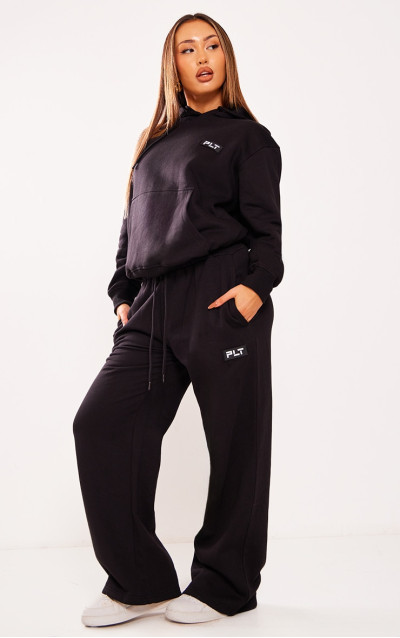 Худі PRETTYLITTLETHING Petite Black Badge Detail Oversize