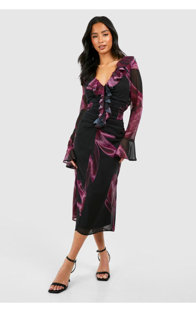 Маленька темна сукня мідаксі з рюшами та рюшами