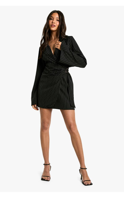 Сукня-піджак у тонку смужку з деталями та зав’язкою на талії