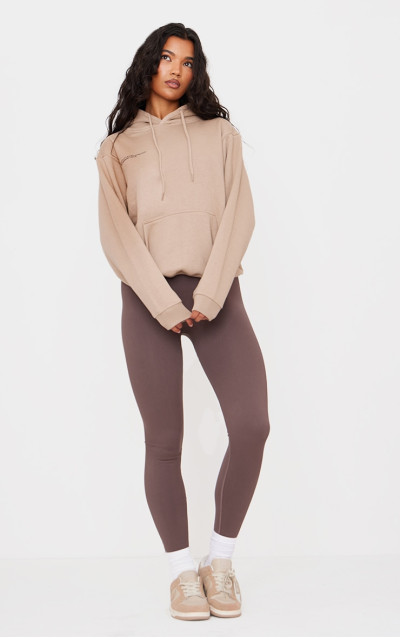 Худі великого розміру PRETTYLITTLETHING Mocha Established 2012