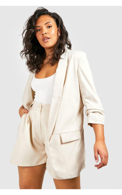 Плюс блейзер із рюшами