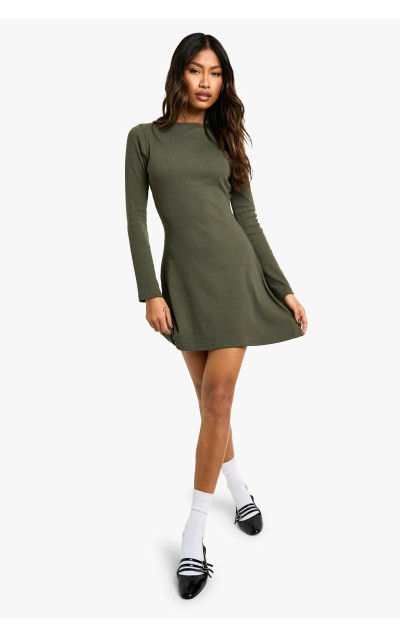 Сукня прямого крою із зав’язкою в рубчик