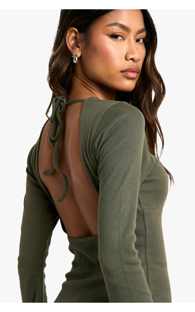 Сукня прямого крою із зав’язкою в рубчик