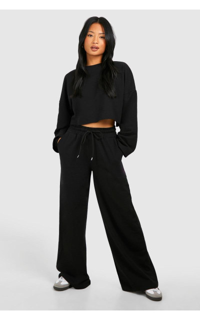 Маленький оверсайз укорочений світшот із широкими штанинами