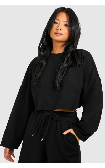 Маленький оверсайз укорочений світшот із широкими штанинами