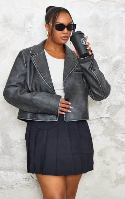 Плюс чорний укорочений піджак зі штучної шкіри