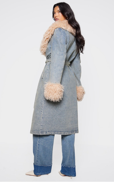 Вінтажний плащ із штучним хутром і поясом