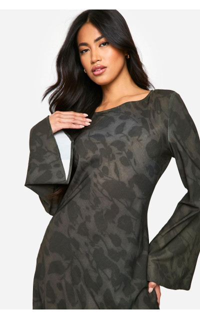 Сукня максі з квітковими рукавами